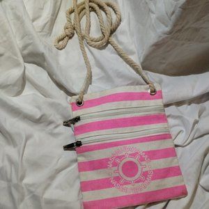 Cute rope handled bag with 3 pockets